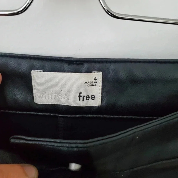 Wilfred Modern Cargo vegan leather Pant - Picture 7 of 13